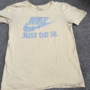 NIKE TEE SIZE S